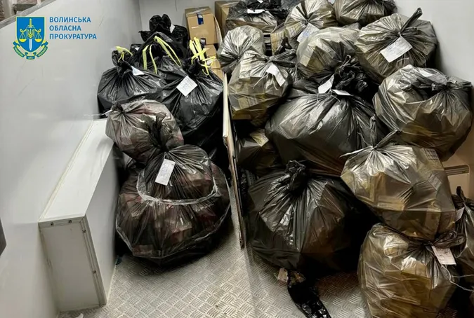 Двоє волинян організували канал контрабанди сигарет до ЄС (фото)