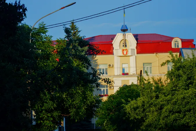 Подвійні стандарти: землю під ринком «Привіз» віддали в оренду екс-регіоналу