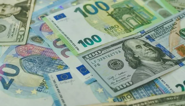 Нацбанк зняв усі обмеження на продаж валюти