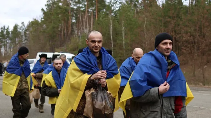 Україна повернула додому 175 полонених захисників (фото, відео)