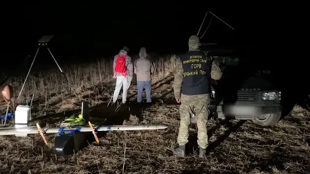 На Волині затримали контрабандистів з кустарним безпілотником (відео)