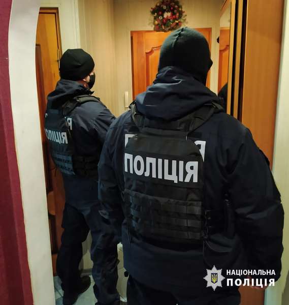 Під час обшуків у Нововолинську знайшли ще й наркотики (фото)