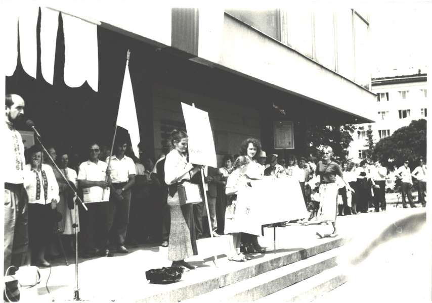 Як мітингували у Луцьку 30 років тому: архівні фото