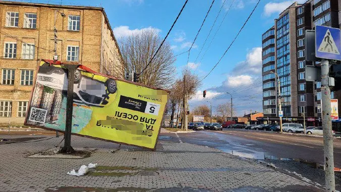 На демонтаж білбордів з бюджету Луцька піде ще мільйон гривень