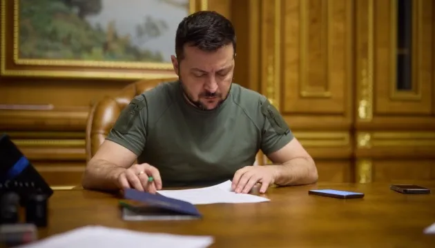 Зеленський підписав закон про зміни адміністративно-територіального устрою Криму