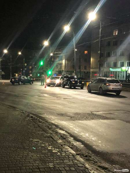 У Луцьку ввечері зіткнулися три авто (фото)
