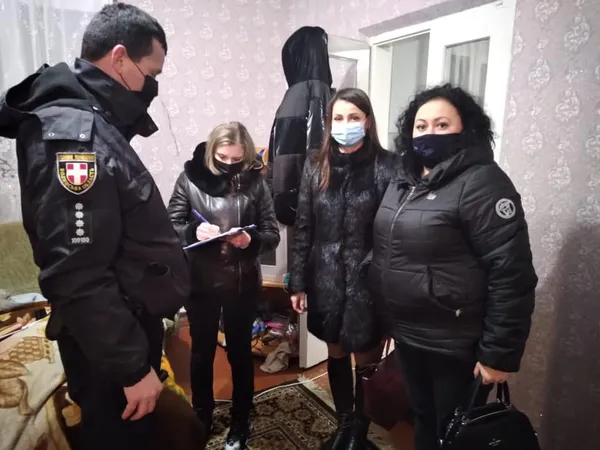 На Волині мати на добу залишили трьох малолітніх дітей