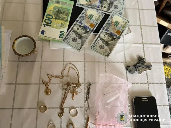«Кохання» за 800 тисяч: викрили кол-центр, який виманював гроші у військових
