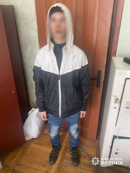 У Луцьку 25-річний чоловік вкрав гроші з торгівельного контейнера (фото)