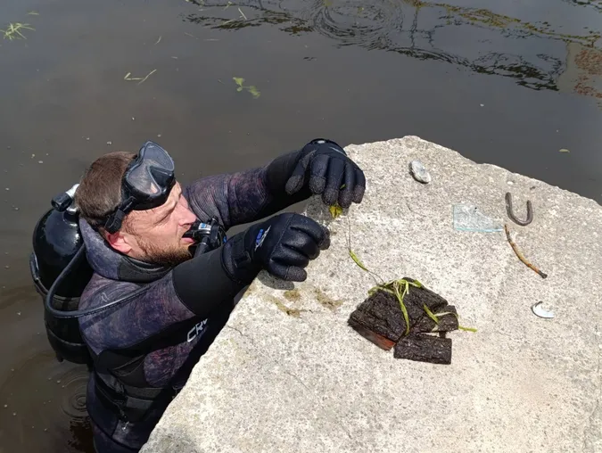 Що знайшли водолази на дні волинської річки (фото)