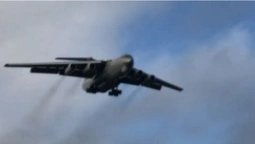До Луцька прилетів важкий військовий транспортник (відео)