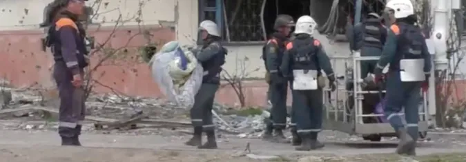 У Маріуполі російські «рятувальники» мародерствують, розбираючи завали будинків