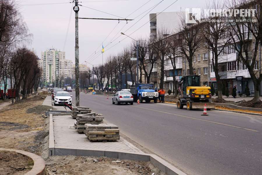 Війна війною, а ремонт за розкладом: що коїться на проспекті Волі у Луцьку (фото)
