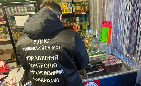 На Волині в магазині податківці знайшли десятки «лівих» сигарет