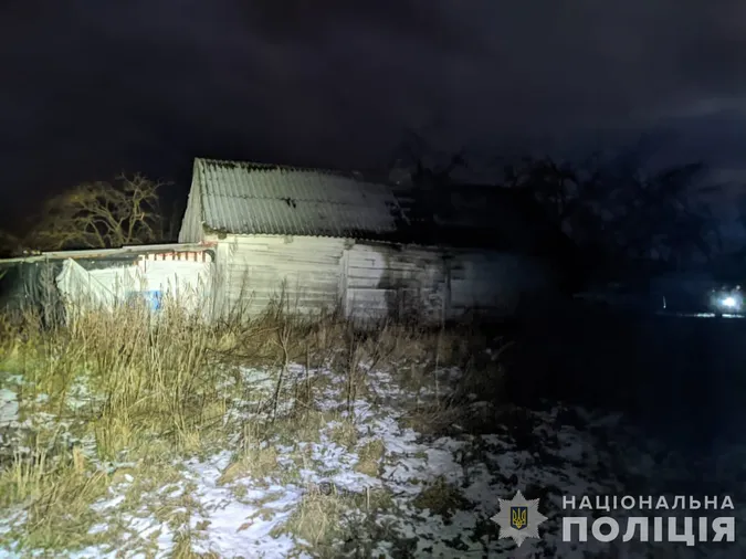 Хотіли помститися: на Волині два молодики підпалили сусідці хату (фото)