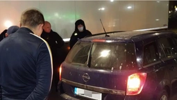 Наїхав на прикордонника: в «Ягодині» водій на «євроблясі» штурмував кордон (фото, відео)