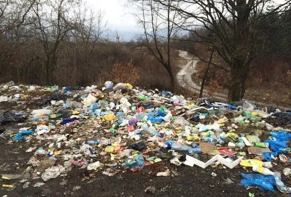 Натрапили на сміттєзвалище: куди звертатися волинянам