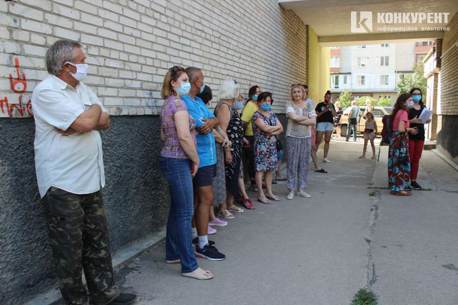 Сусідські війни по-луцьки: деталі скандалу в ОСББ на вулиці Кравчука