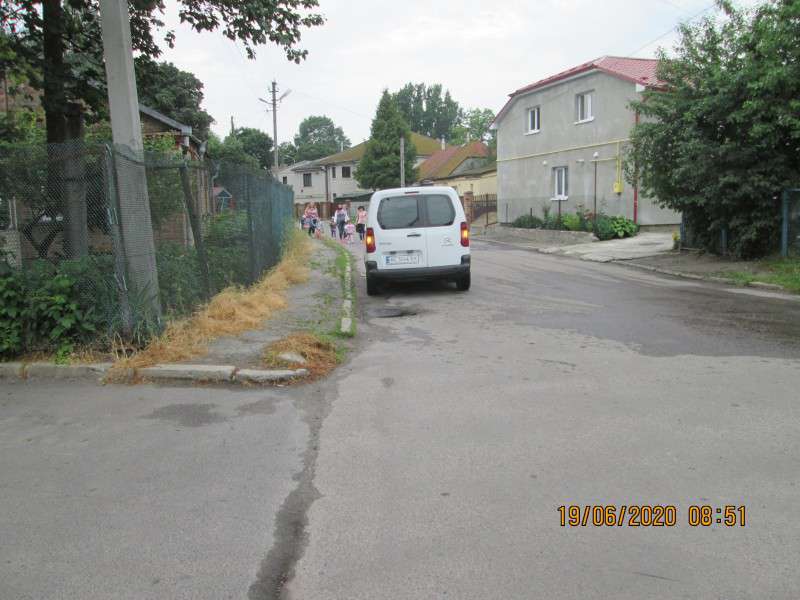 У Луцьку – проблема із люком на вулиці Ломоносова (фото)