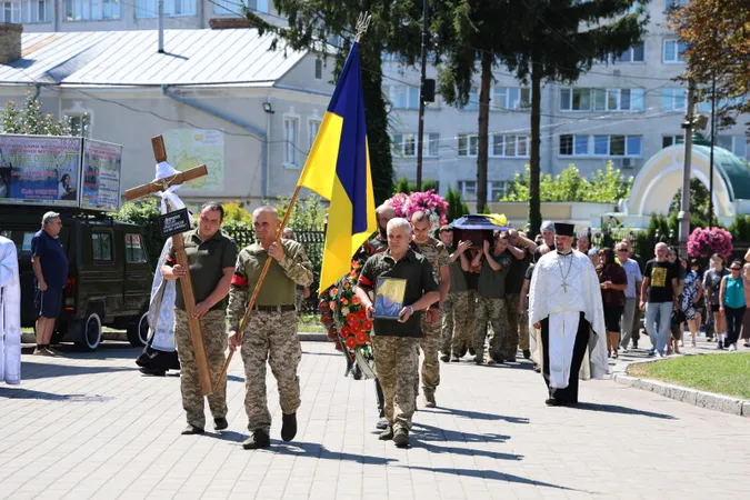 У Луцьку попрощалися із загиблим захисником Павлом Антонюком (фото)