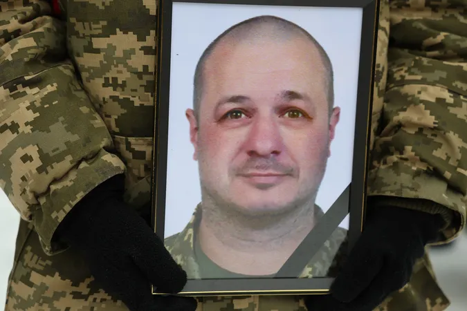 Луцьк попрощався з загиблим військовослужбовцем Андрієм Лащуком