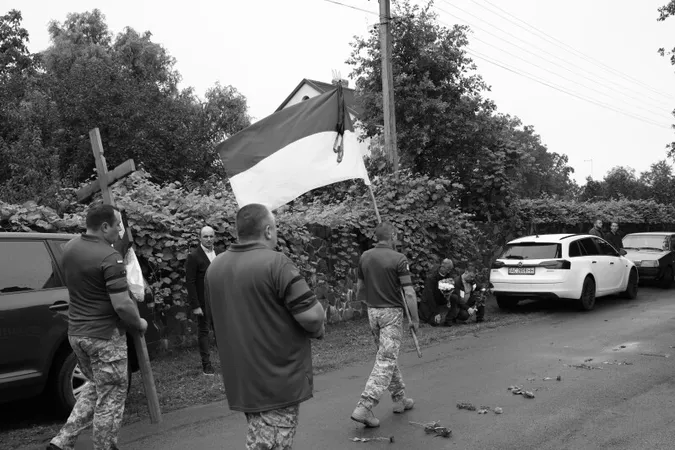 У Луцькій громаді попрощалися із загиблим десантником Василем Форманюком (фото)