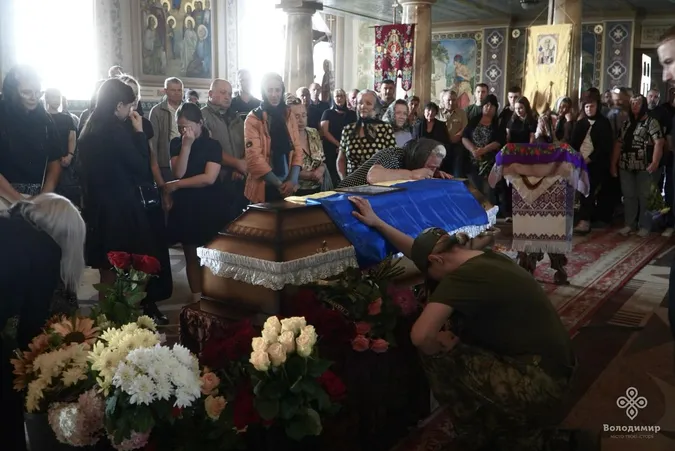 У Володимирі попрощалися із загиблим сержантом Русланом Кулешею (фото)