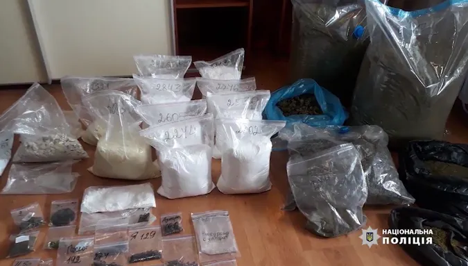10 мільйонів гривень щомісяця: в Україні «накрили» наркобанду (відео)