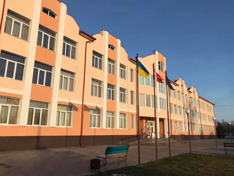У Старовижівському районі відкрили нову школу на 200 учнів (фото)