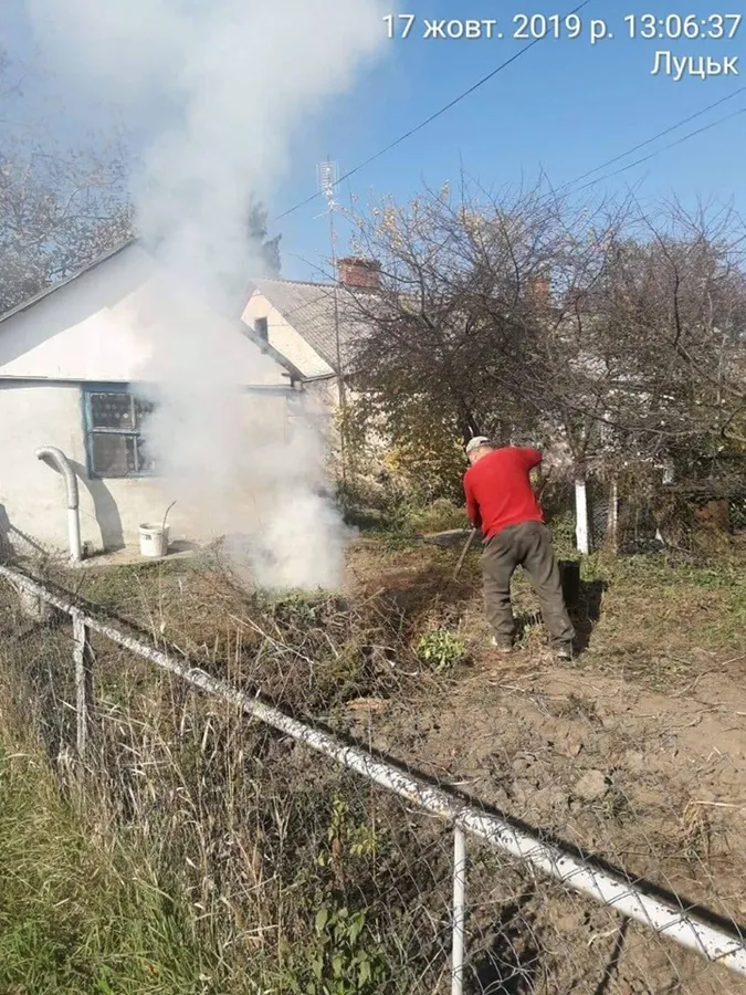 У Луцьку покарають двох «любителів» багаття із сухої трави