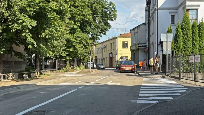 У Луцьку відновили рух вулицею Степана Бандери (фото)