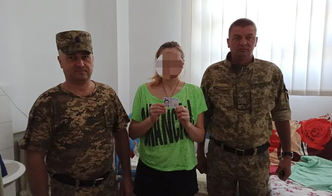 Породіллі з Луцького СІЗО вручили паспорт