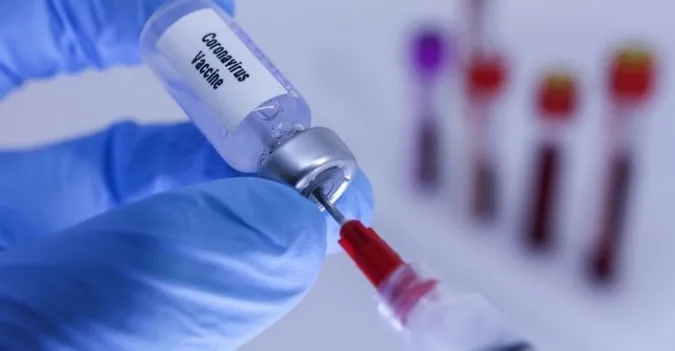 У Британії 20 тисяч людей погодилися заразитися коронавірусом, щоб розробити вакцину