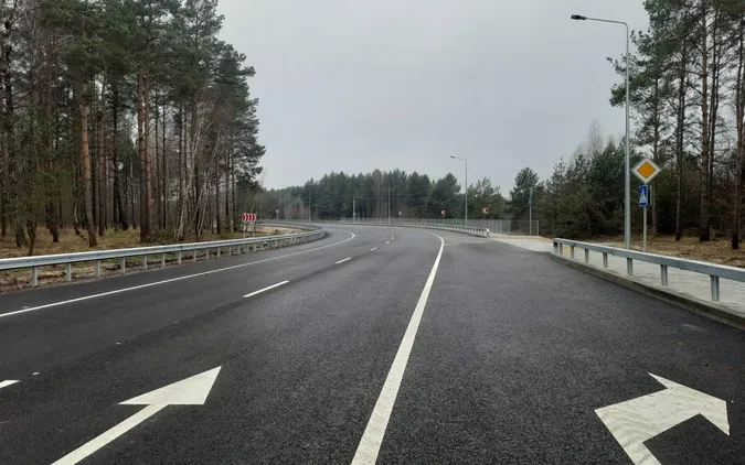 Зношена до межі: скільки коштує ремонт дороги Ковель – Ягодин