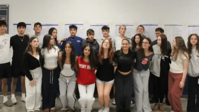 У США школу одночасно закінчили 15 пар близнюків