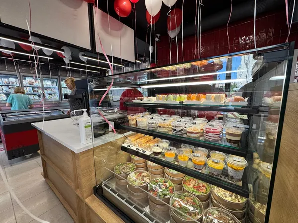 У Луцьку вперше з’явився магазин MULTI COOK з форматом MULTIBAR (фото)