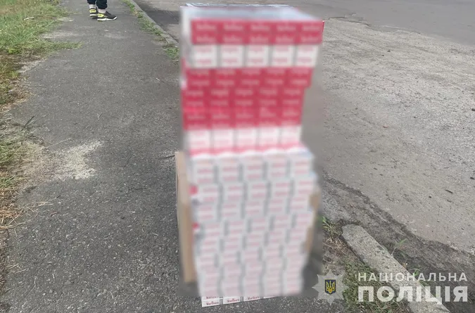 На Волині в авто порушниці знайшли понад 200 блоків «лівих» сигарет (фото)