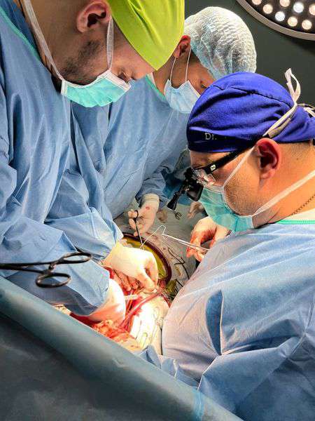 У лікарні в Ковелі під час ракетних обстрілів чоловікові пересадили серце (фото)