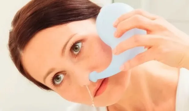 Профілактика нежитю: чи допомагає сольовий розчин для носа