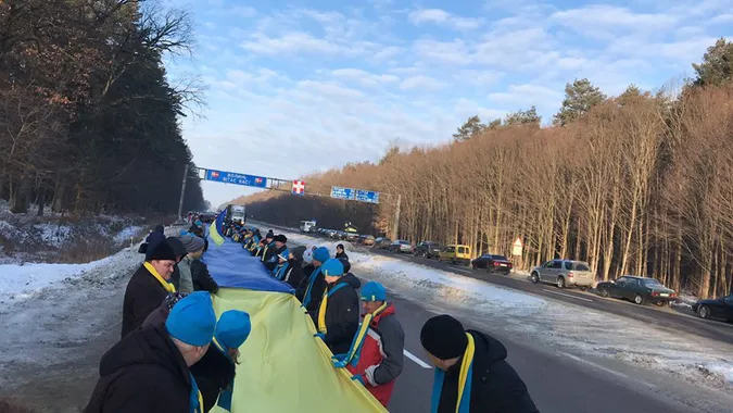 Волинь і Рівненщина поєдналися «живим» ланцюгом (фото)