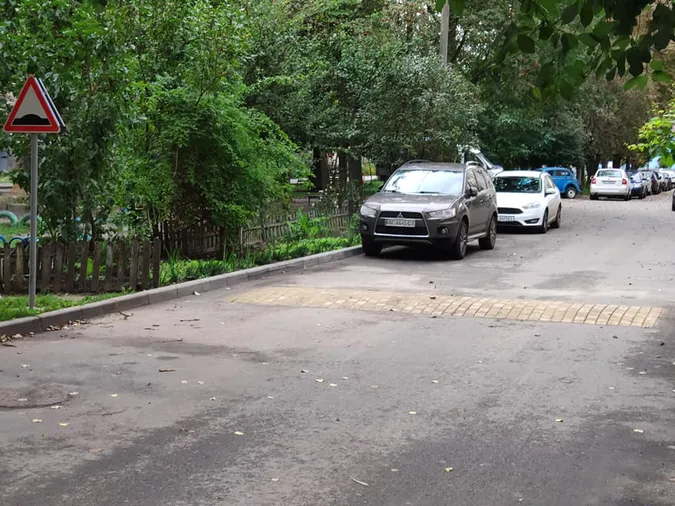 У Луцьку на Львівській з'явились нові «лежачі поліцейські» (фото)