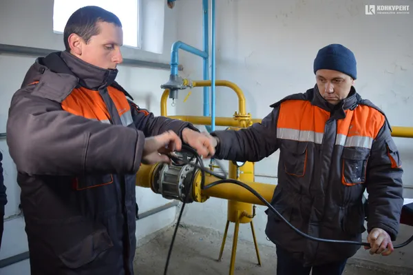 Чому він червоніє, або Яка якість газу у Луцьку (фото,  відео, експеримент)
