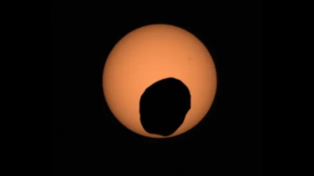 Вчені вперше зняли сонячне затемнення на Марсі (відео)
