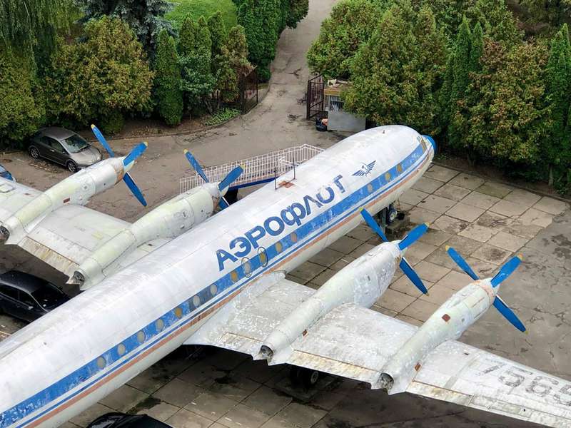 У мережі з'явилися фото найбільшого у Луцьку авіаційного пам'ятника