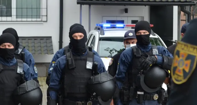 На Волині бійці ССО готуються захищати суди (фото)