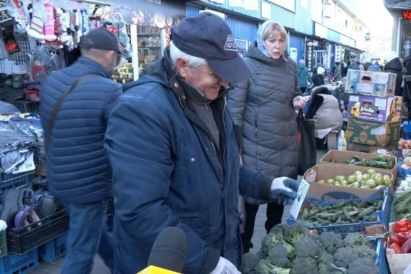 Ціни на продукти зашкалюють: що кажуть лучани (відео)