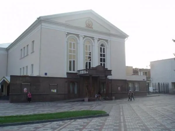 У Луцьку хочуть розмалювати стіну Палацу культури 