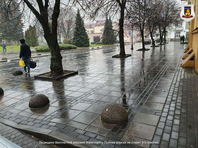 У центрі Луцька тротуари тепер – тільки для пішоходів (фото)