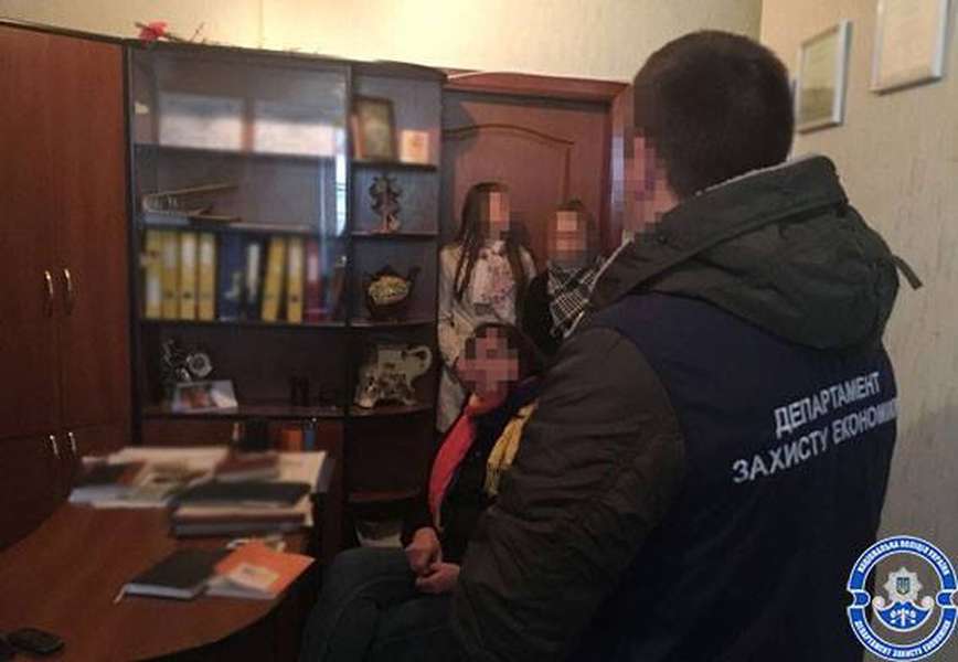 У Луцьку екс-правоохоронець і підприємець вимагали хабар за закриття справи (фото)