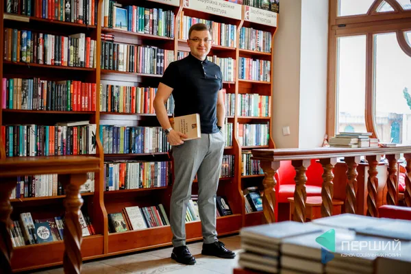 «Книги, як політики: обкладинка може бути гарна, а насправді порожняк», – Тарас Шкітер